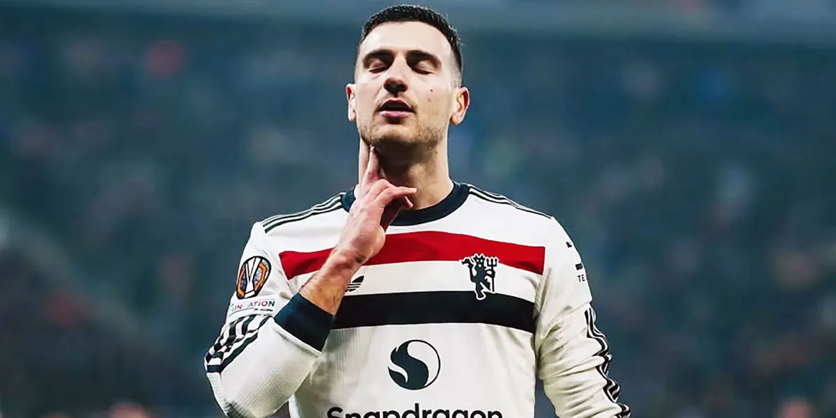 Cedera-Parah-Menimpa-Man-United-Diogo-Dalot-Terancam-Absen-Hingga-Akhir-Musim!_11zon